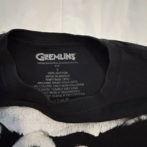 Gizmo / Gremlins Vintage-Style T-Shirt - Picture 2 of 2